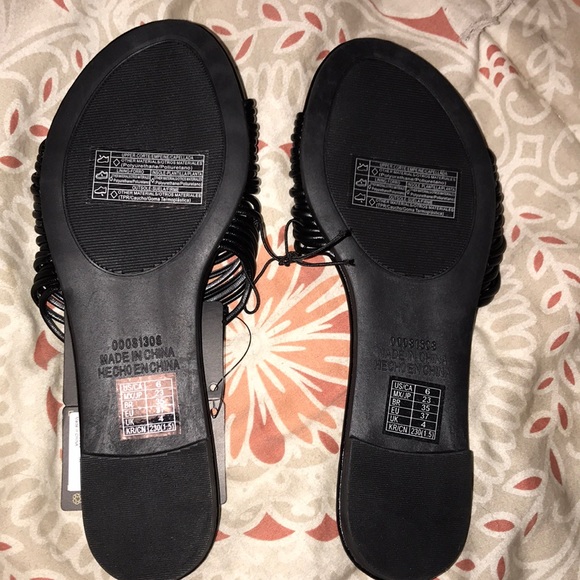 Black sandals - Picture 2 of 3